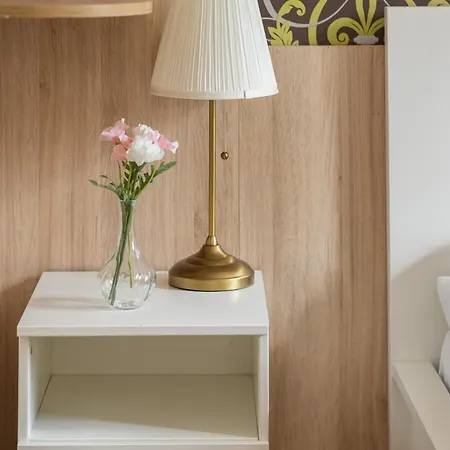 Beautiful With Spacious Terrace By Renters Daire
