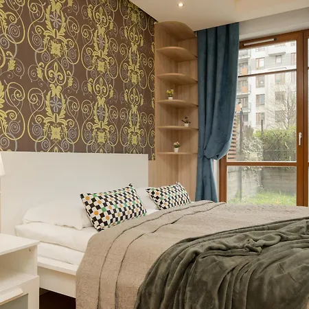 Beautiful With Spacious Terrace By Renters Daire