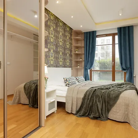 Beautiful With Spacious Terrace By Renters *
