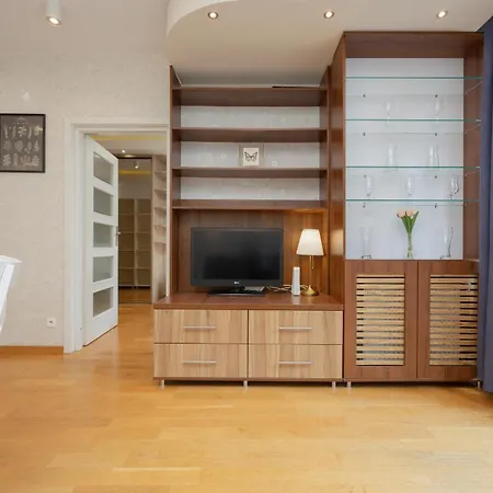 Apartment Beautiful With Spacious Terrace By Renters
