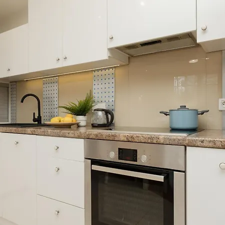 Beautiful With Spacious Terrace By Renters Warsaw