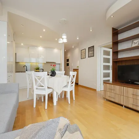 Beautiful With Spacious Terrace By Renters